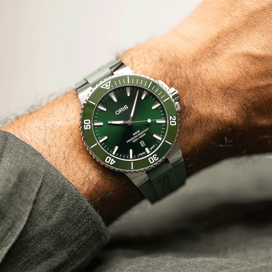 Oris Aquis Date 01 733 7789 4157-07 4 23 37FC