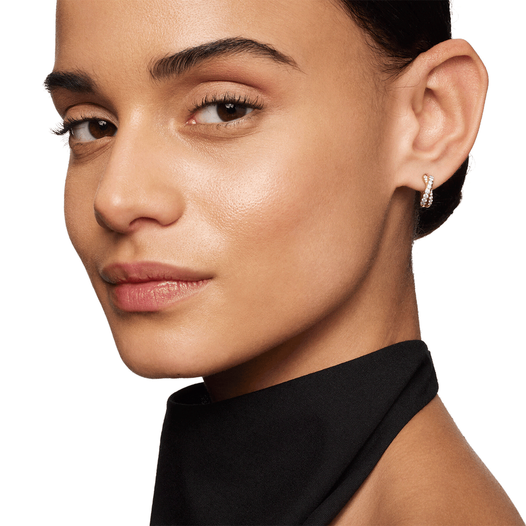 David Yurman Pavé Crossover Hoop in 18k Yellow Gold with Diamonds