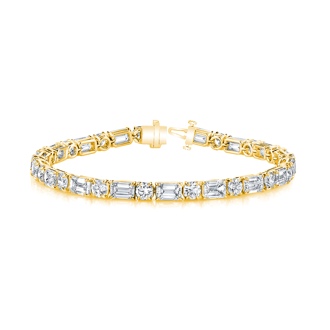 18k Yellow Gold and 6.91 Total Weight Emerald Cut Diamond Bracelet