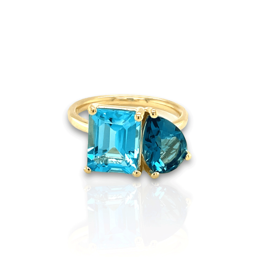 Facets 14k Gold and Blue Topaz 6.33 Total Weight Ring