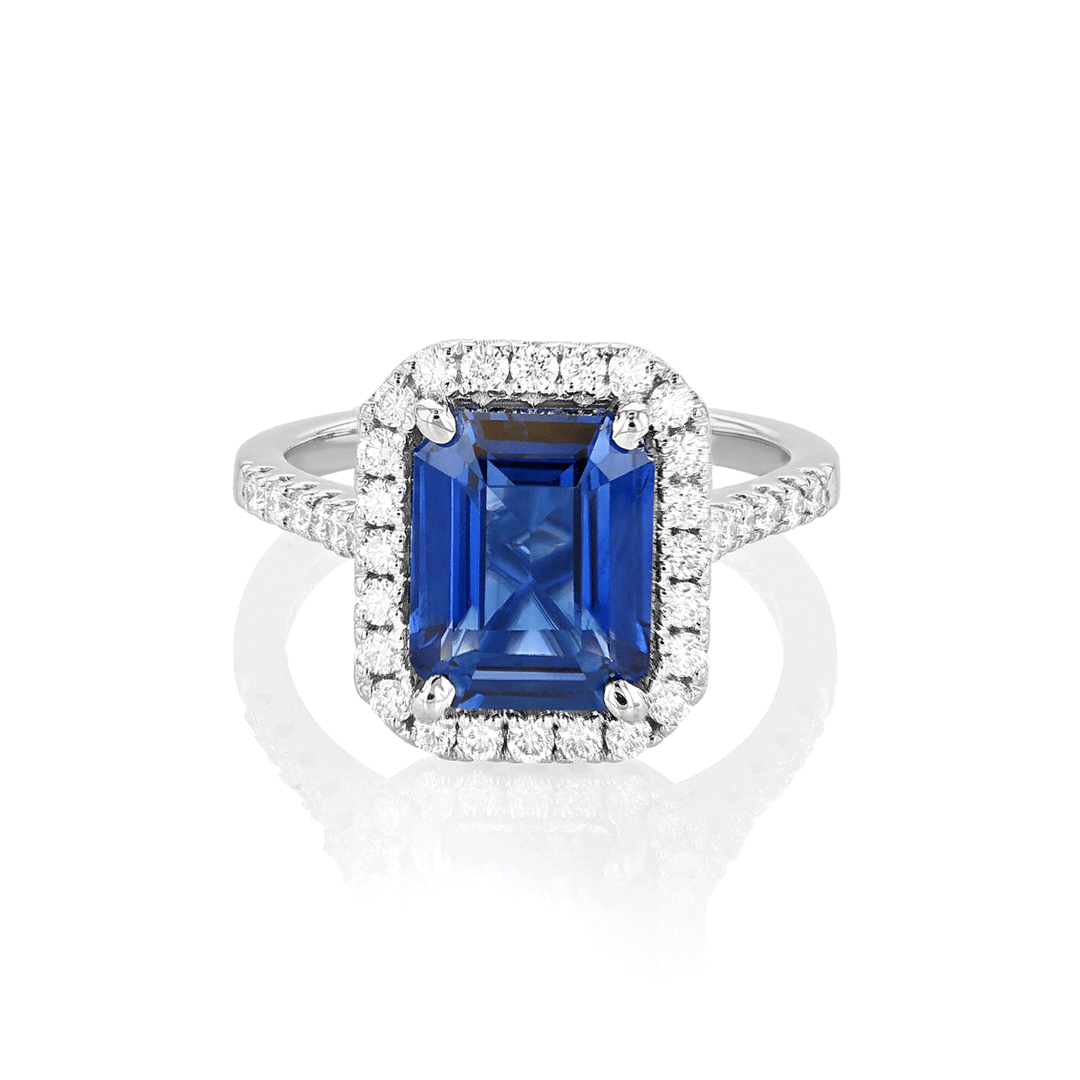 18k White Gold and Sapphire 4.52 Total Weight Diamond Ring