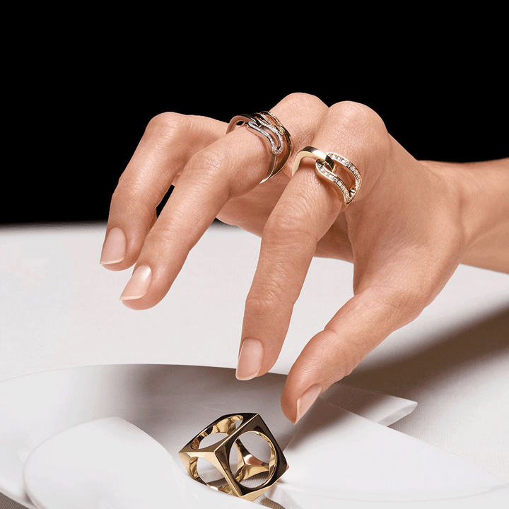 Dinh Van 18k Yellow Gold and Diamond Maillon Large Ring