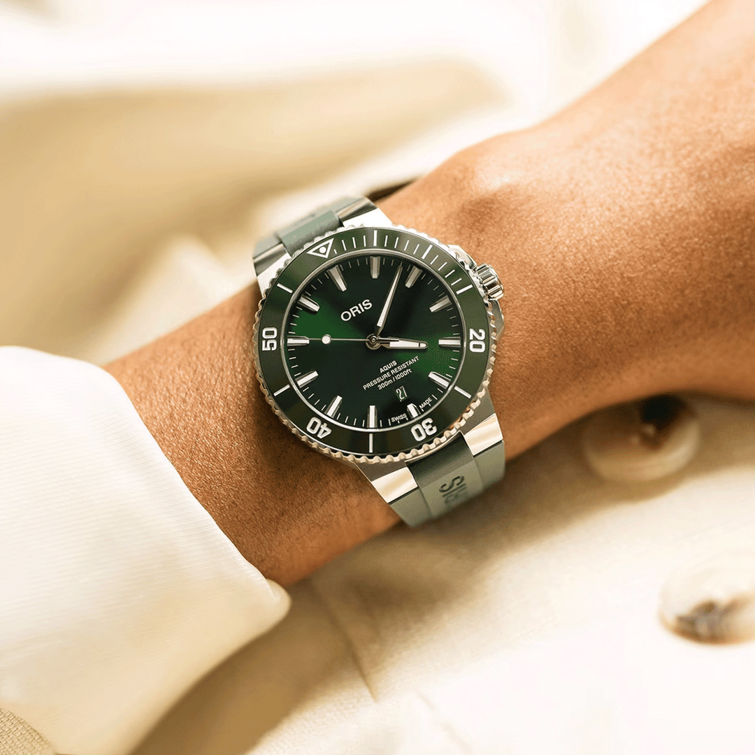 Oris Aquis Date 1 733 7789 4157-07 4 23 37FC