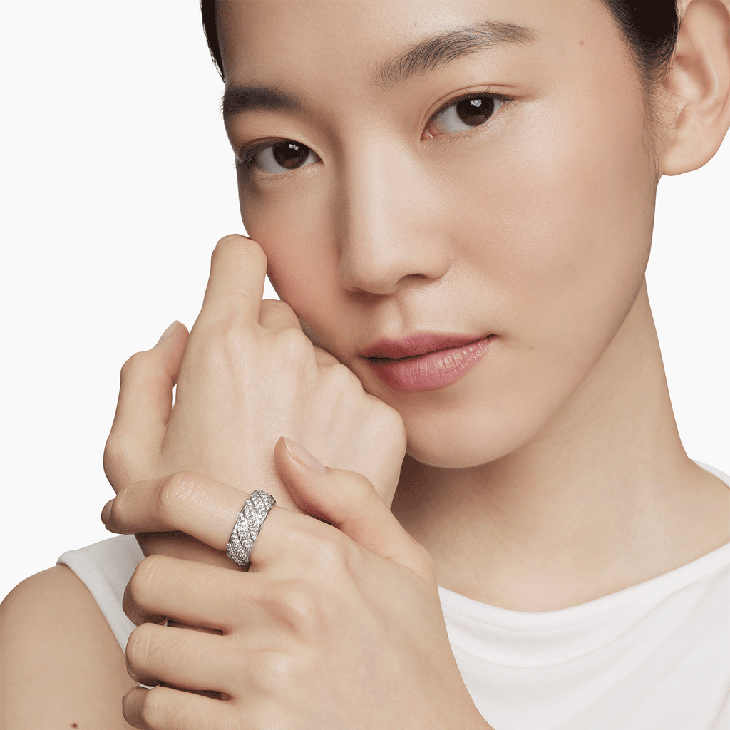 David Yurman Sculpted Cable Band Ring in Sterling Silver with Pavé Diamonds