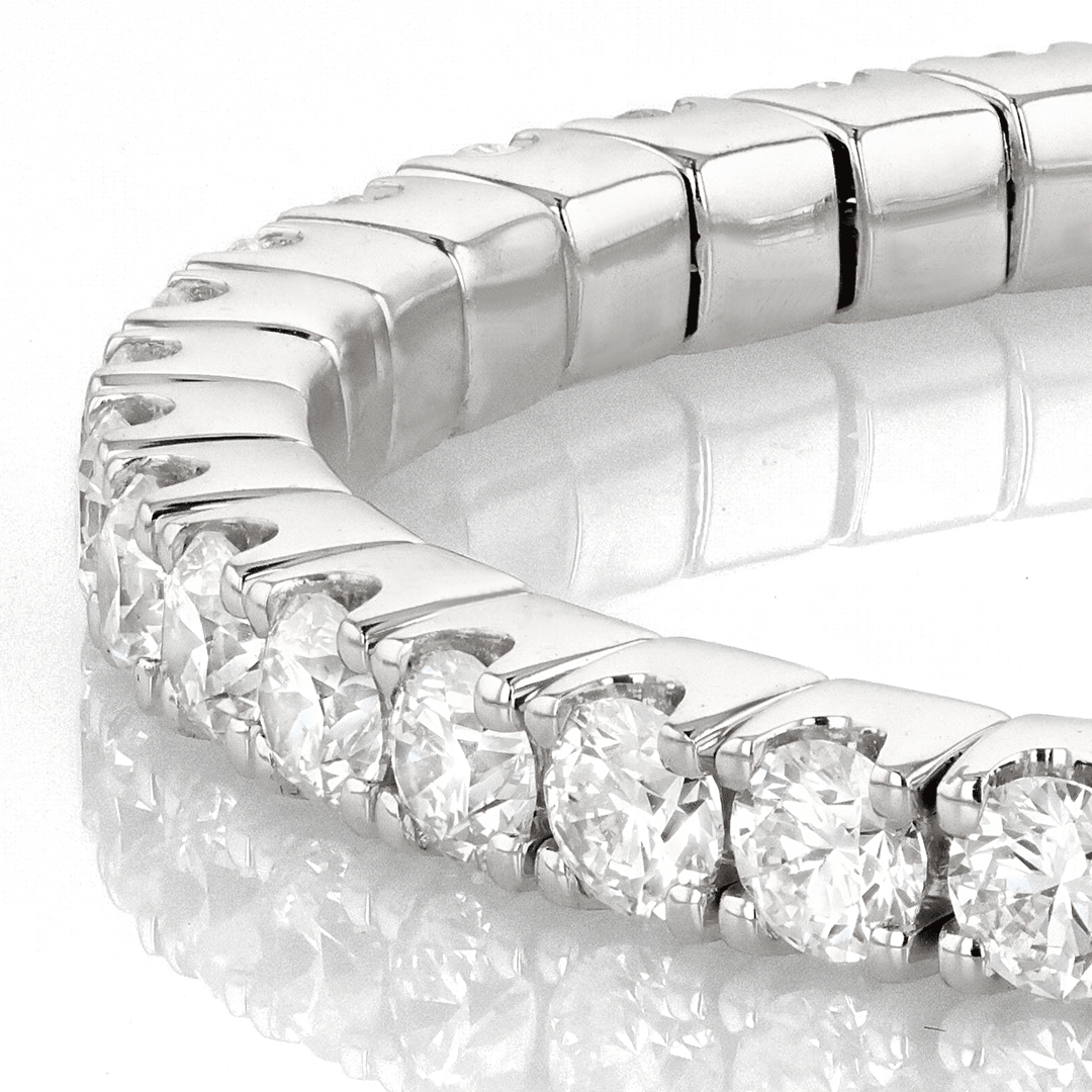 18k White Gold and 11.00 Total Weight Diamond Stretch Bracelet