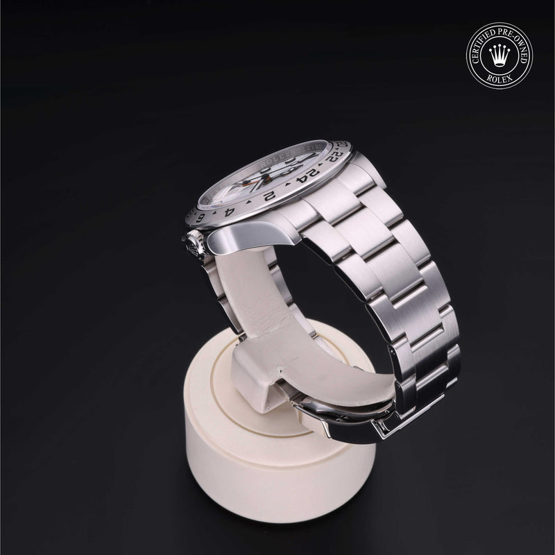 Explorer II M226570-0001