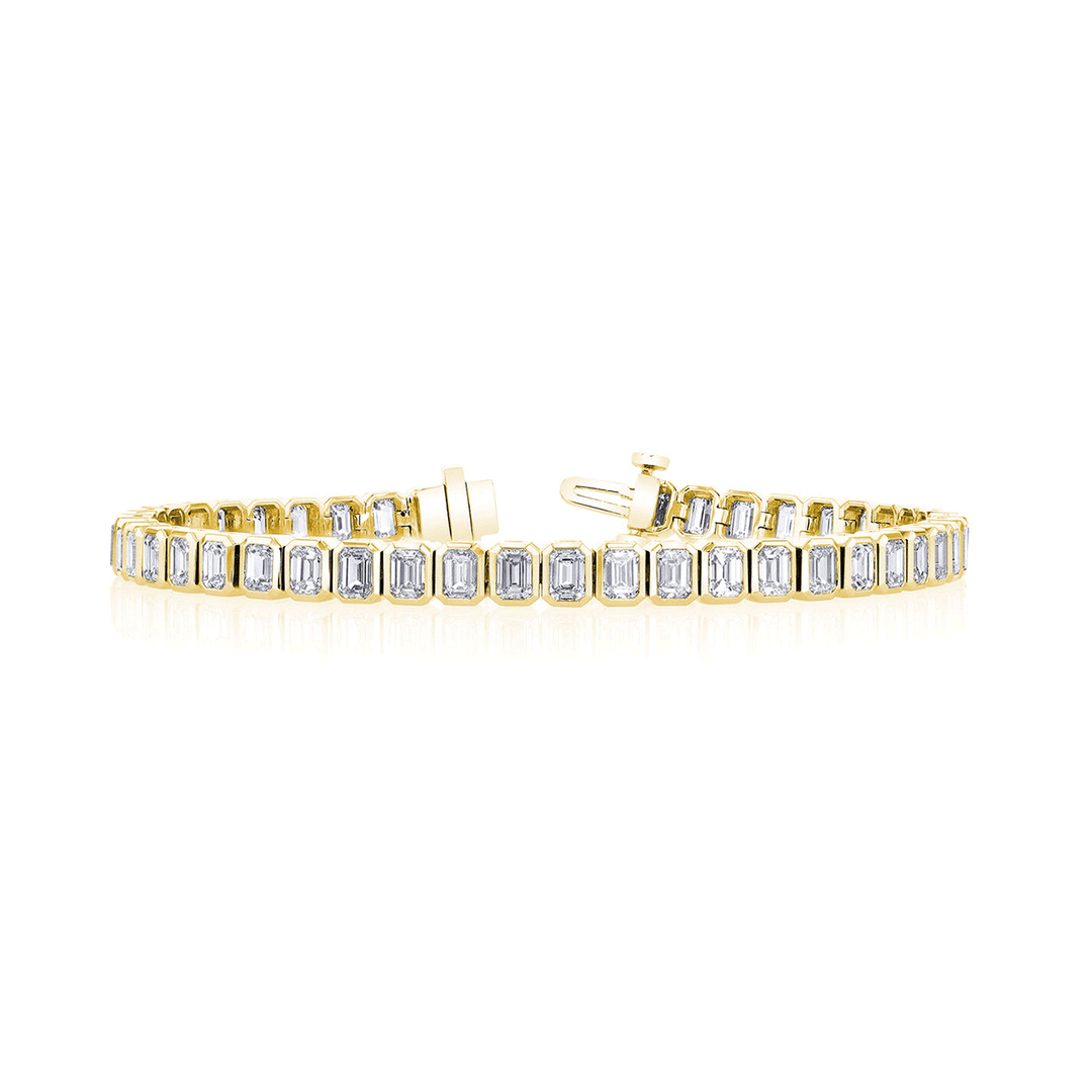 18k Yellow Gold and 6.50 Total Weight Emerald Cut Diamonds Line Bracelet