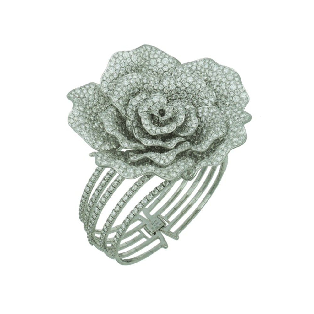 18k White Gold and 49.76 Total Weight Diamond Rose Motif  Bracelet