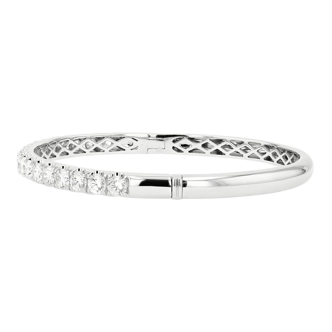 18k White Gold and 4.00 Total Weight Diamond Bangle Bracelet