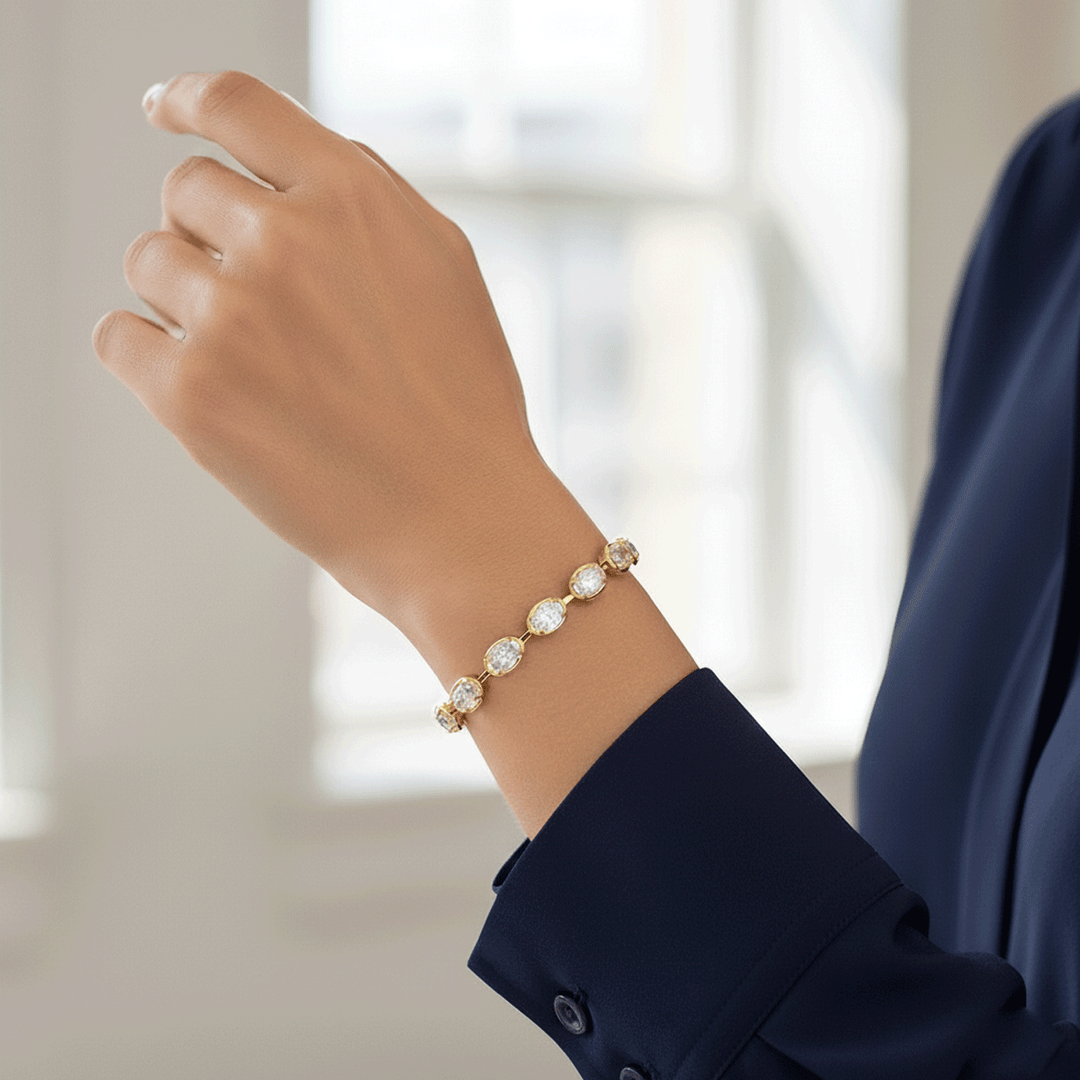 18k Yellow Gold and Oval Diamond 5.30 Total Weight Bezel Bar Bracelet