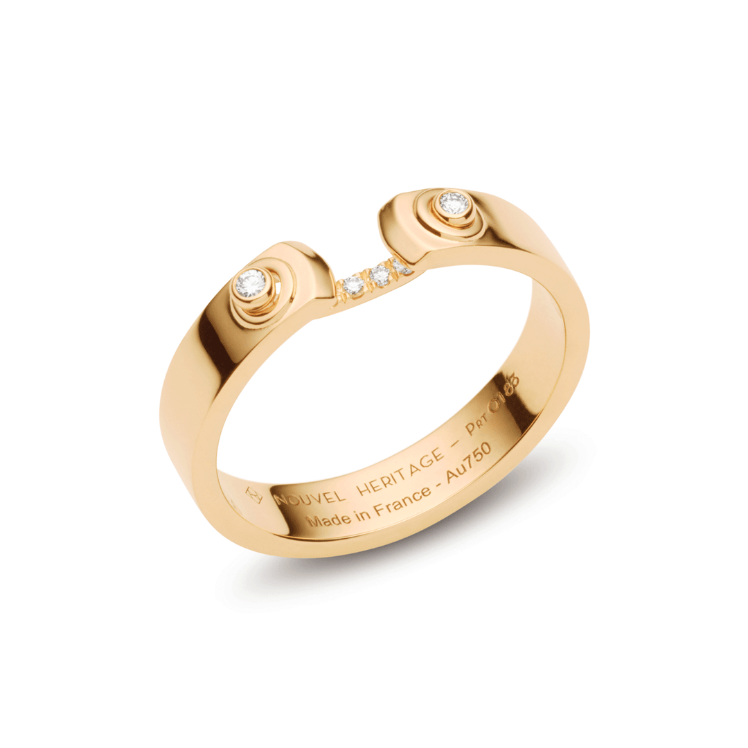 Nouvel Heritage 18k Yellow Gold Business Meeting Ring