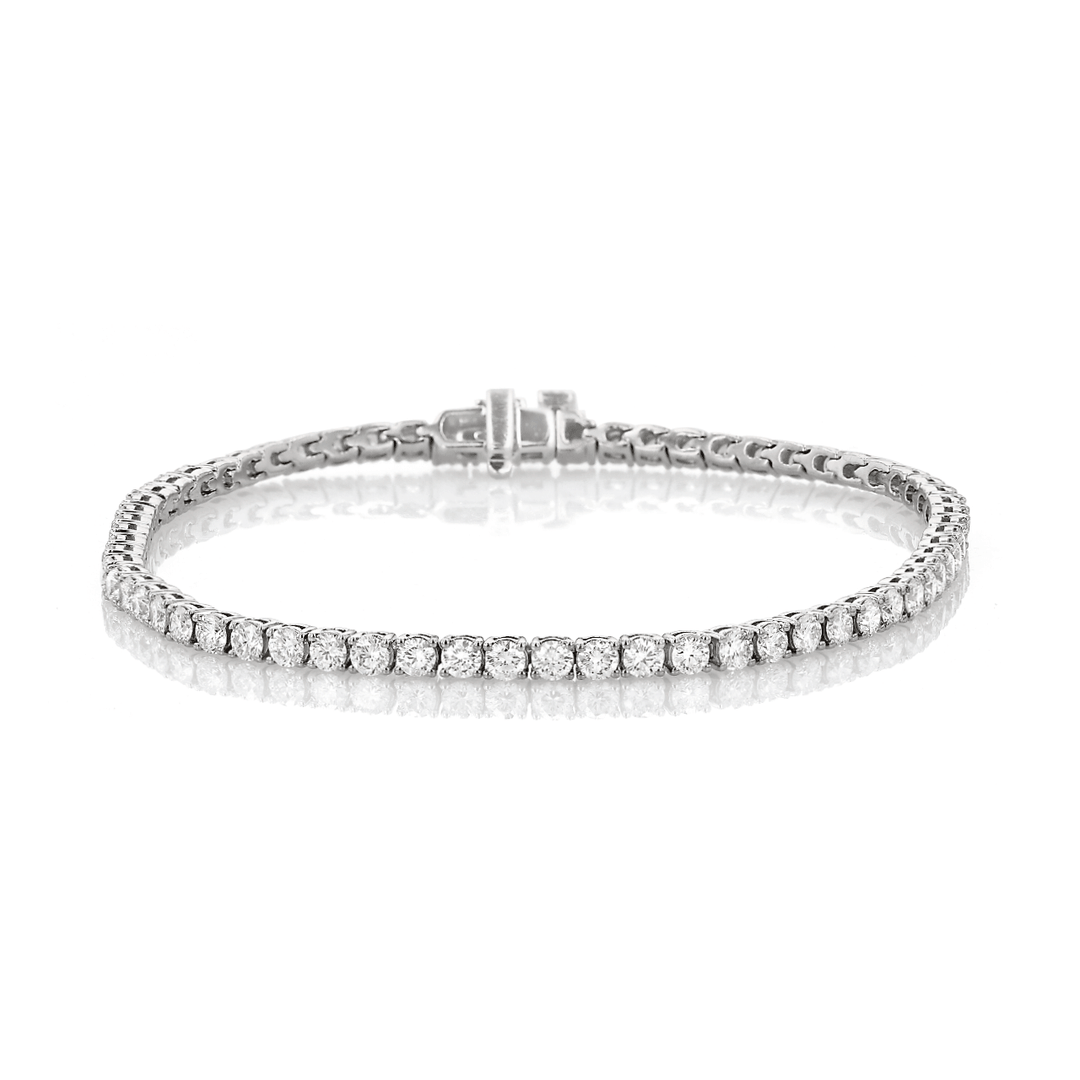 Classic 18k White Gold and 3.90 Total Weight Natural Diamond Line Bracelet