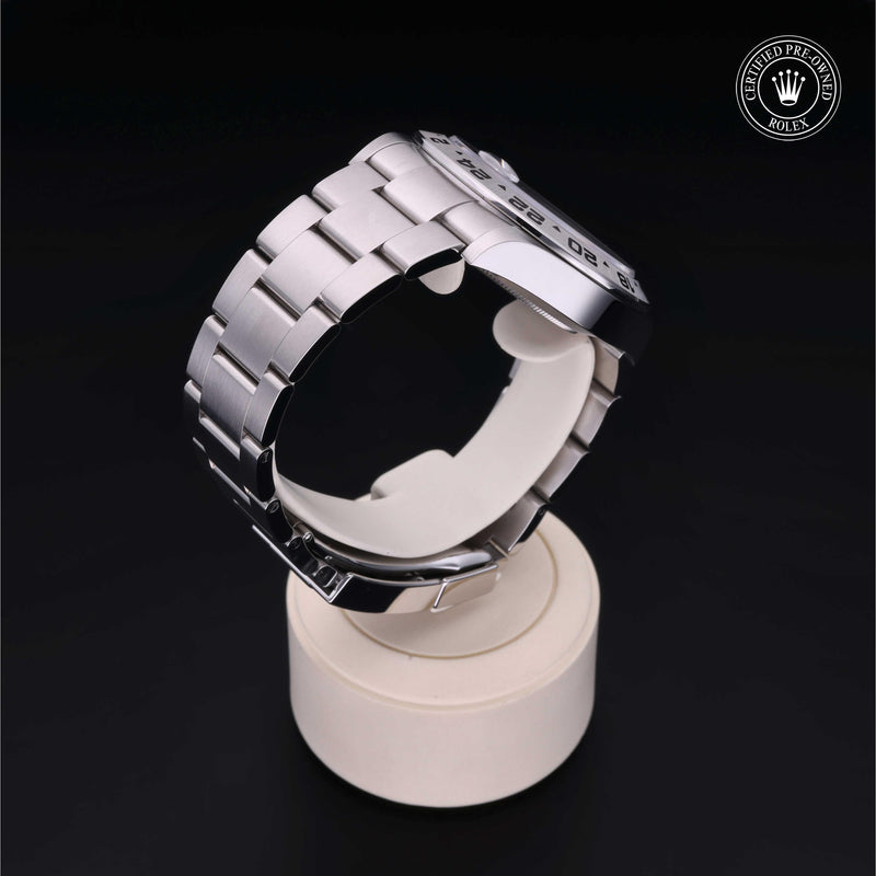 Explorer II M226570-0001