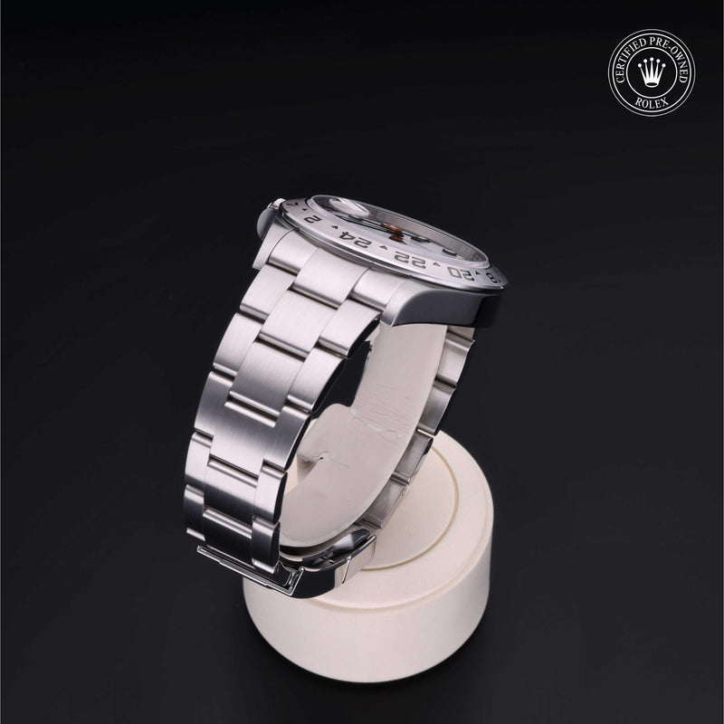 Explorer II M226570-0001